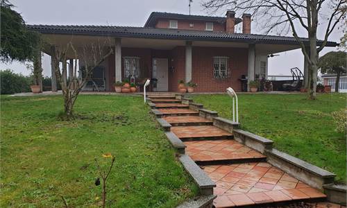 Villa In Vendita a Alessandria